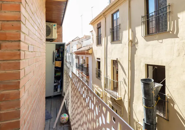 ✨ EXCLUSIVA VIVIENDA REFORMADA EN PLAZA MARIANA PINEDA — 28