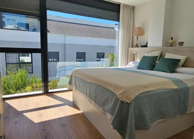 Vivienda unifamiliar pareada en urbanización de 18 vecinos, de 2019, con 230 m2 construidos, 200 m2 de jardín y piscina comunitaria, ubicada en la mejor zona de Córdoba — 44