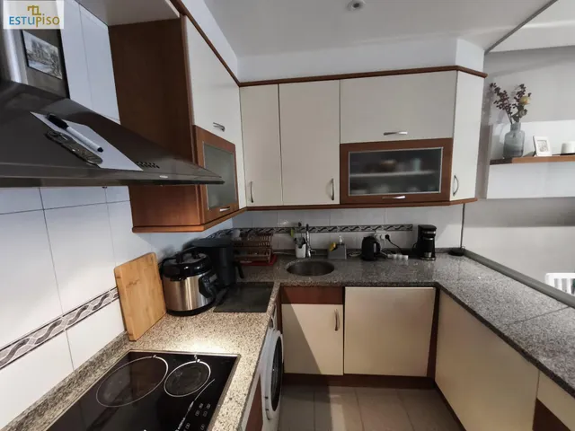 ¡TU OPORTUNIDAD EN SALBURUA! 85m2-3 habitaciones, SUR, garaje y trastero incl. - Urbanización zonas verdes  + Trastero 16m2 — 9