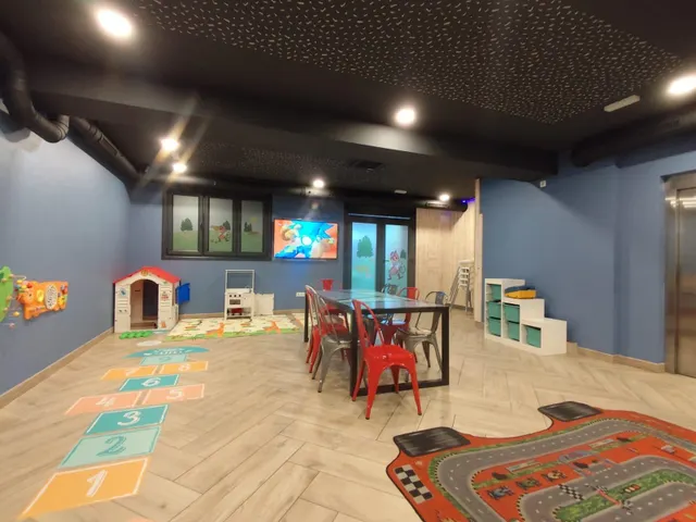 SE VENDE RESTAURANTE A PLENO RENDIMIENTO (CON INQUILINO SOLVENTE)  EN ZONA CENTRO EN OURENSE. — 16