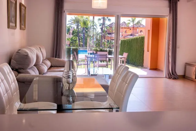 Casa adosada con vistas al mar en Atalaya Golf - foto 4
