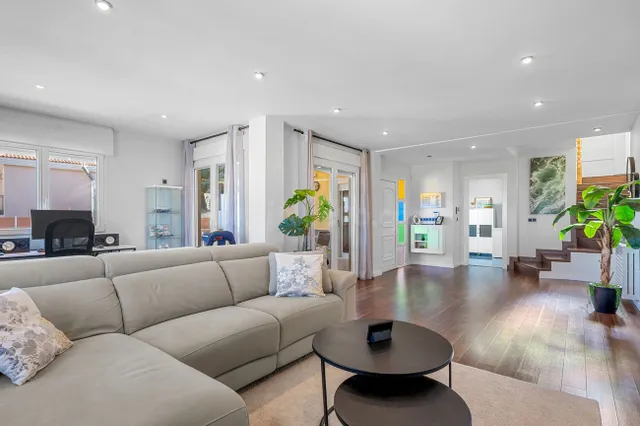 Villa 3 habitaciones en venta - Ciudad de las Comunicaciones — 3