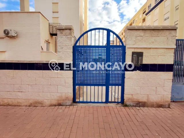 Fantástico apartamento con amplia terraza en Guardamar del Segura, Alicante, Costa Blanca — 22