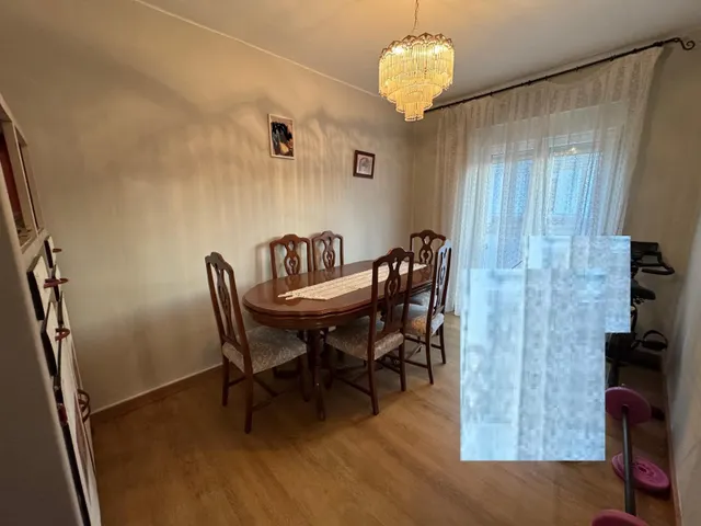 SE VENDE PISO AMPLIO Y REFORMADO — 8