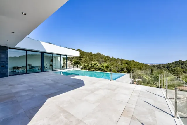 Impresionante villa moderna en una ubicación privilegiada con vistas al mar — 3