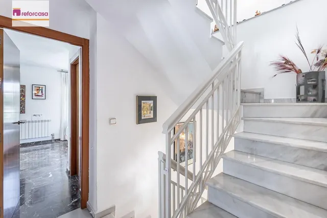 CASA PAREADA EN LA ZUBIA CON PISCINA, ZONA DE BARBACOA Y JARDÍN — 32