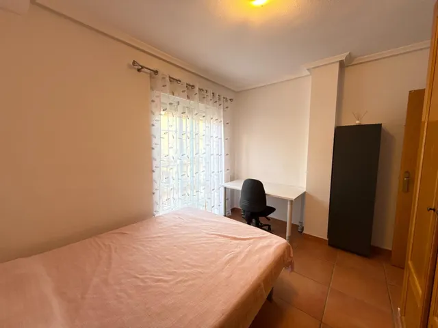 Bungalow con jardín privado, garaje y piscina comunitaria en Santa Pola — 21