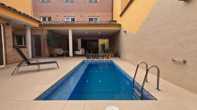 CASA CON PISCINA EN VENTA EN AIELO DE MALFERIT - foto 2