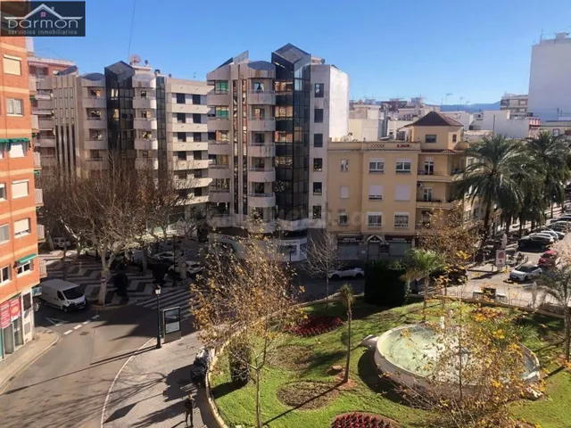 Gran piso en Zona Paseo Germanias. - foto 2