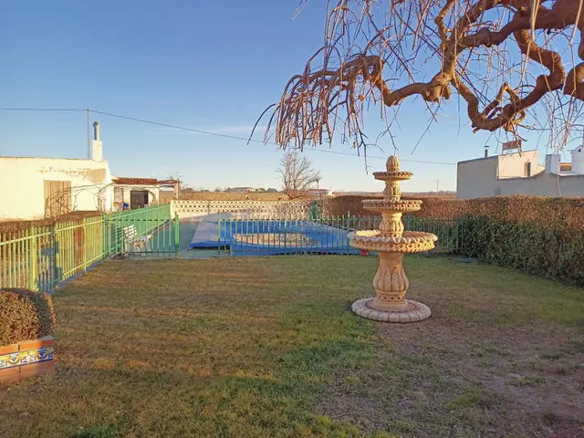 ESPECTACULAR Y EXCLUSIVO CHALET-RESIDENCIA CON PARCELA DE 23 - foto 3