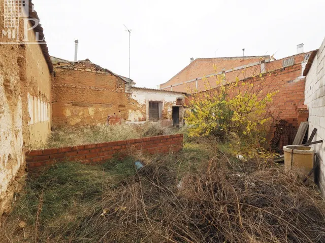 *Casa de planta baja con 255m2 Y 10m de fachada, junto a Gar - foto 5