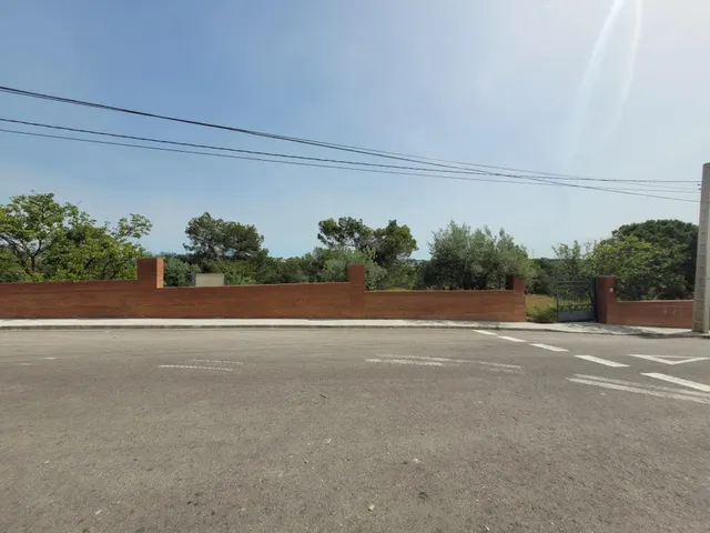 Terreno llano con todos los servicios en El Maset de Masquefa — 21