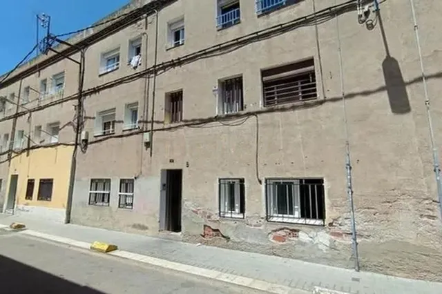 Se vende Piso en Sant Andreu de la Barca (Barcelona). — 18