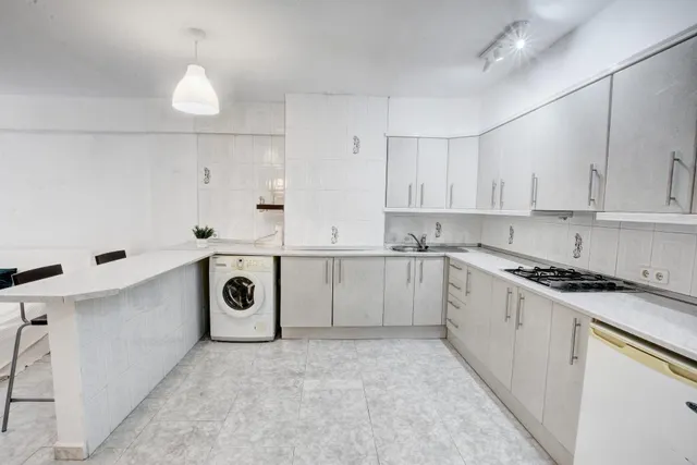 Apartamento en Centro de Arroyo de la Miel con piscina y par - foto 5