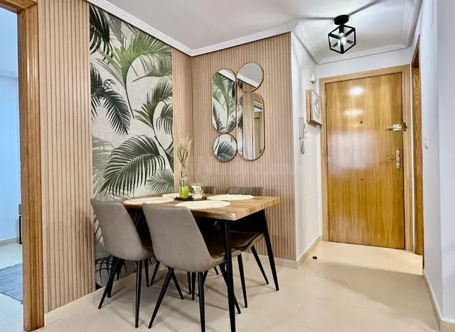 Apartamento con piscina comunitaria, Alicante, Torrevieja. 2 habitaciones, 53 m2, 1,4 kilómetros del mar — 3