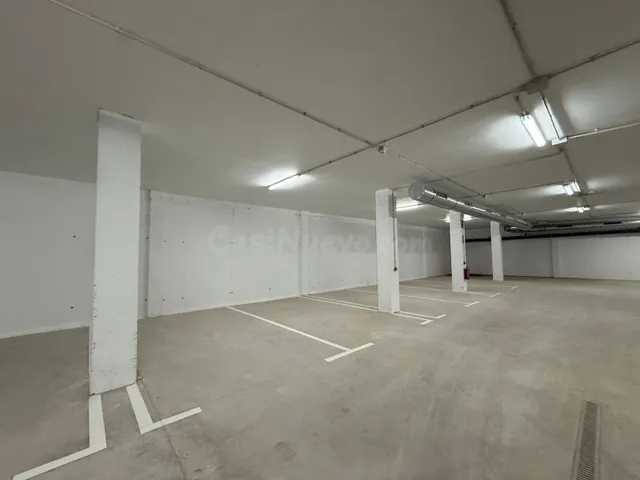 EN VENTA 23 PLAZAS DE APARCAMIENTO EN SALESIANOS - foto 4