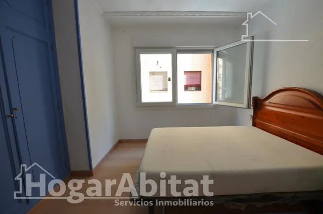 ¡Alicante centro! amplio, bonito y esquinero con balcón — 26
