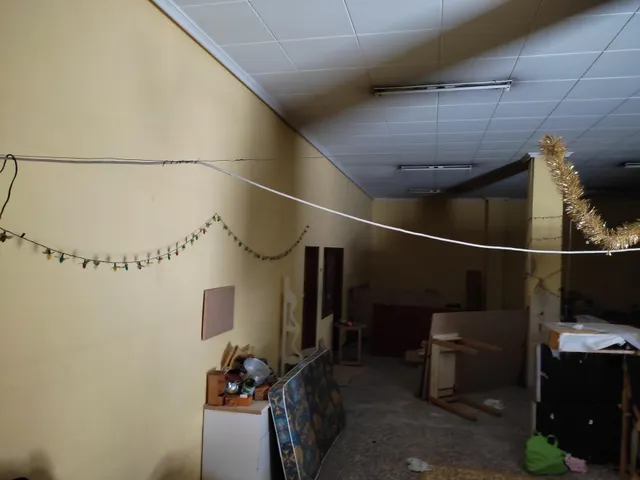 LOCAR HACIENDO ESQUINA FICCIA ,, con 5 escaparates JUNTO A CONSUM — 6