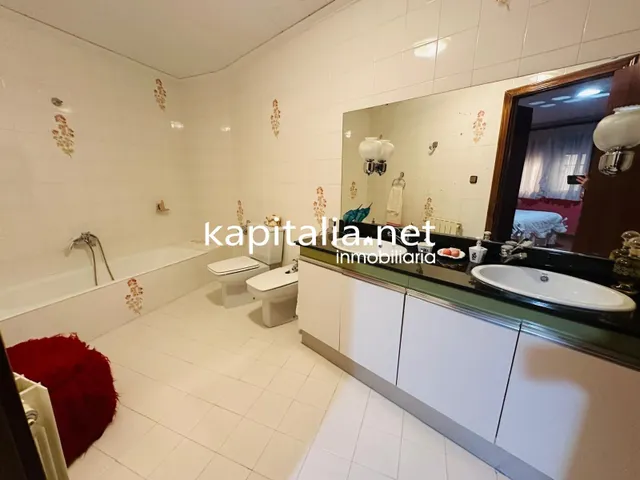 Amplia casa a la venta en Font de la Figuera (Valencia) — 36