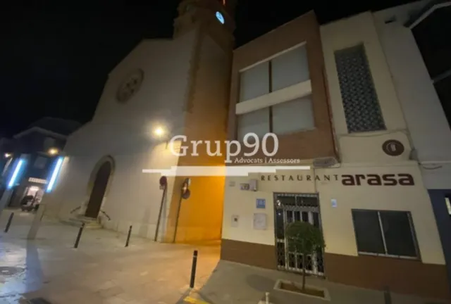 Hostal-Restaurante en la plaza del pueblo — 17