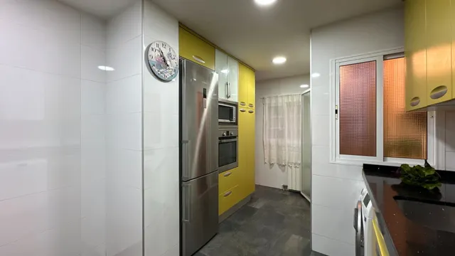 Exclusiva vivienda de 4 dormitorios con amplia plaza de garaje en pleno centro de Zaragoza — 9