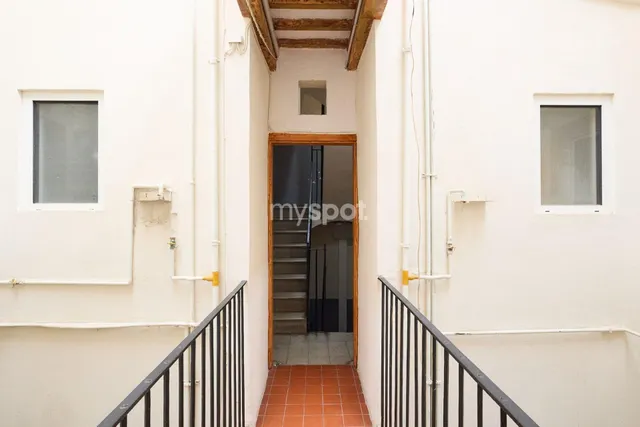 Elegante apartamento reformado de 1 dormitorio en el Raval — 26