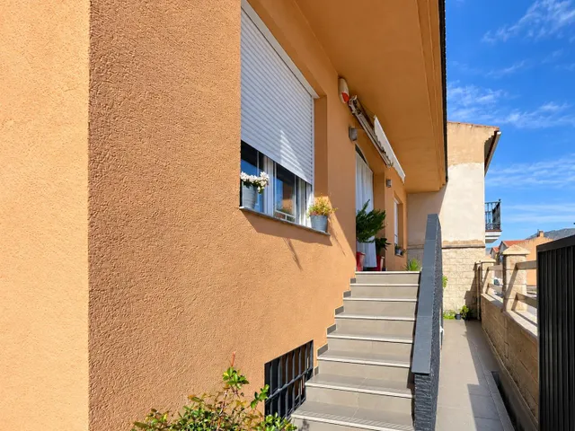 Espectacular  casa unifamiliar con piscina privada, domótica y placas solares — 22