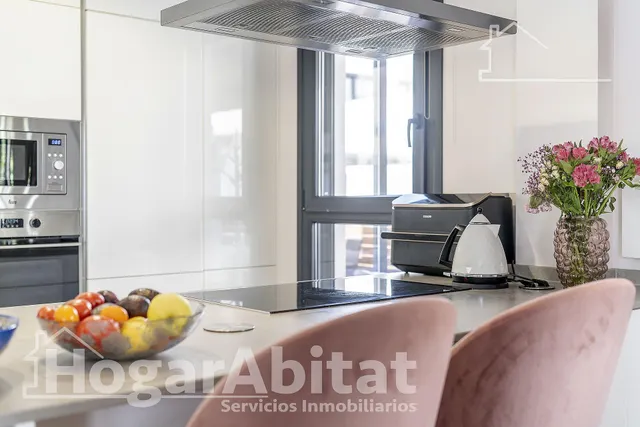 ¡EXTRAORDINARIO CHALET! AMPLIO Y SEMINUEVO CON PISCINA PRIVADA Y TRES TERRAZAS — 17