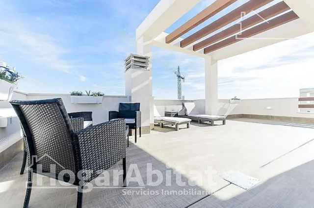 MARAVILLOSO CHALET CON JARDÍN, PISCINA Y GARAJE — 4