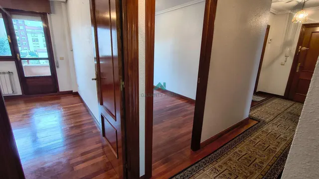 Se vende piso en Los Corrales de Buelna — 46