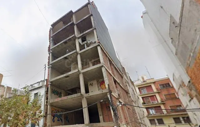 Estructura sin acabar en el centro de Castellon - foto 2