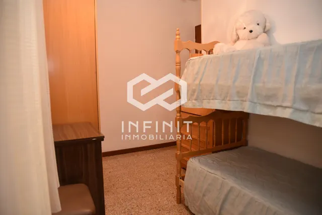 ¡IMAGINA LO QUE PUEDE LLEGAR A SER!... Una gran vivienda con alma y potencial en una de las mejores ubicaciones de Alcalá. — 50