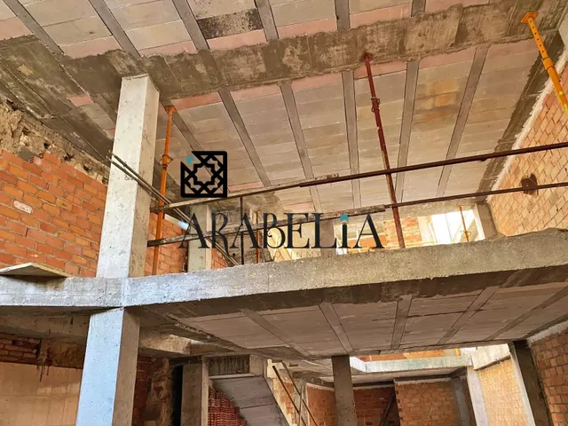 ¡ Oportunidad única en pleno centro! Casa en construcción pa - foto 2