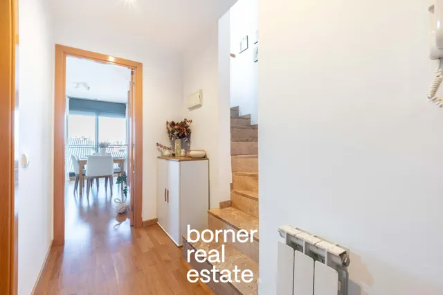 Ático dúplex con gran terraza, piscina y parking en Coll Favà. — 26