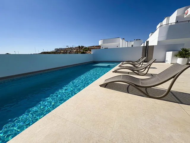 Moderna villa de lujo con 4 dormitorios y piscina privada con vistas a la montaña en Ciudad Quesada(Alicante) — 37