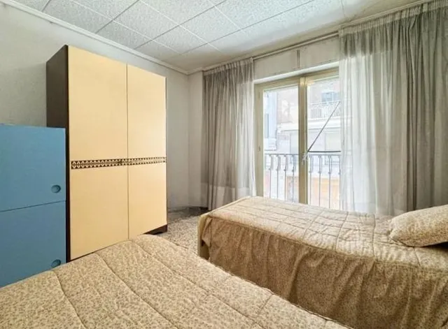 Piso de 5 habitaciones y dos Baños en zona Centro, Elche (TOTALMENTE REFORMADO) — 12