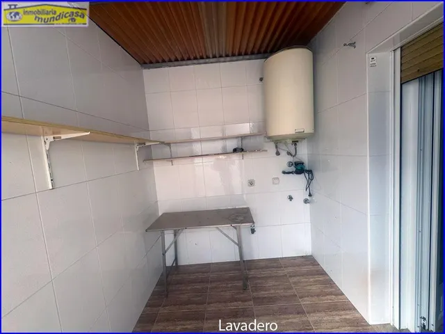 Amplia Casa en el Centro de Santomera - Oportunidad Única por €320,000 — 8
