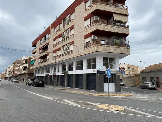 LOCAL EN VENTA DE 490 M2 EN EL CENTRO DE ALMORADI — 3