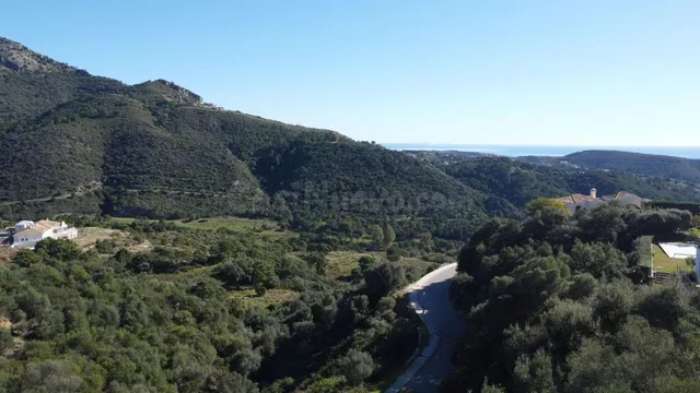 Parcela 4 habitaciones en venta - Costa del Sol — 5