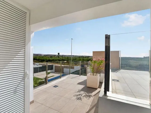 VILLA MODERNA CON PISCINA PRIVADA Y SOLARIUM EN LA AZOTEA | EL RASO, GUARDAMAR — 21