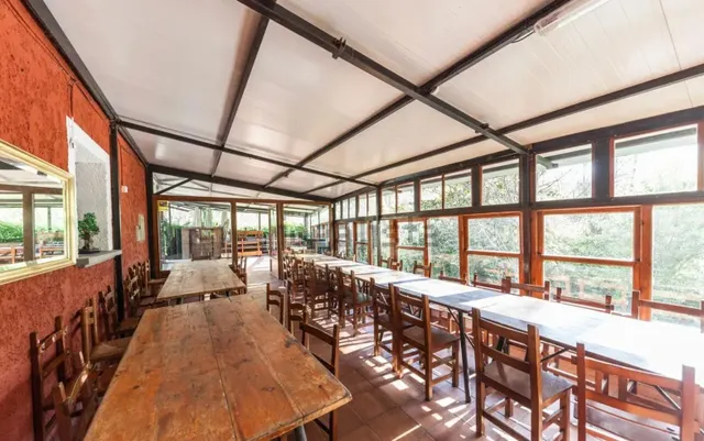 Vivienda con Restaurante listo para continuar la actividad, con cocina totalmente equipada — 19