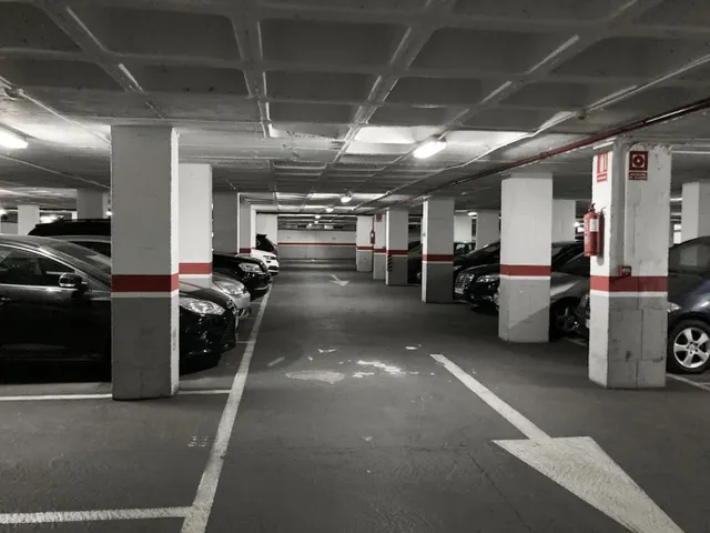 VENTA PLAZA DE GARAJE  EN C/ FRA PERE BALAGUER, 60 — 2