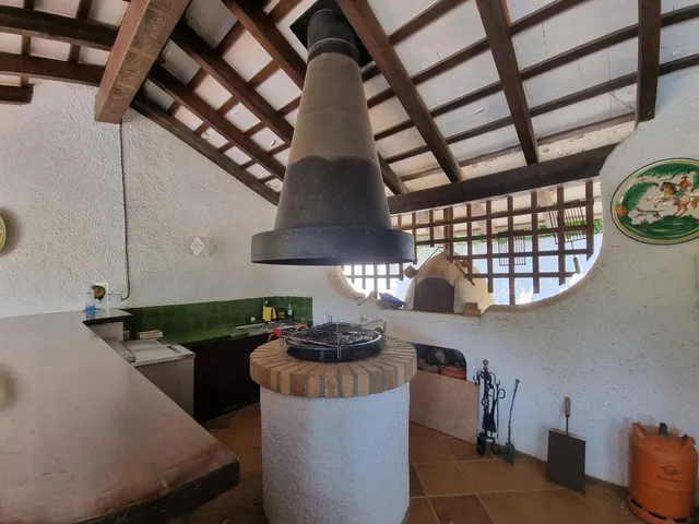 Chalet con patio, piscina, jardin, tenis, porche ,bodega  y garage — 22