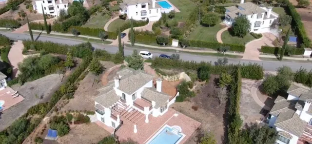 SE VENDE VILLA EN CAMPO DE GOLF GARDEN EN ARCOS DE LA FRONTE - foto 4