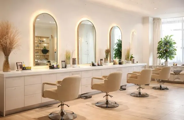 Traspaso de salón de belleza en una de las principales calle - foto 2