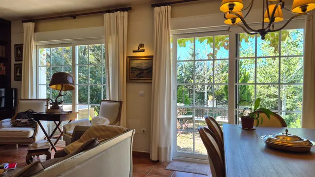 Precioso chalet con espectacular piscina y jardín autóctono — 41