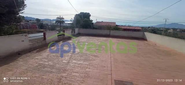 Casa con terreno y nave, LA ESCUCHA — 46