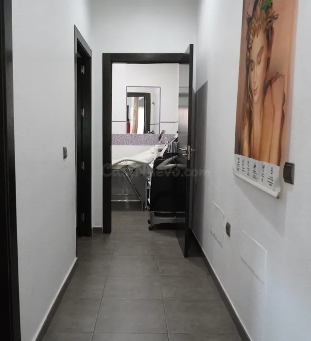 PELUQUERIA Y ESTÉTICA EN ALQUILER - foto 5