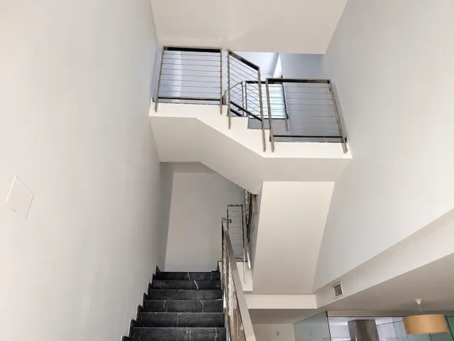Moderno chalet adosado de 315m2 con gran garaje y piscina comunitaria — 24