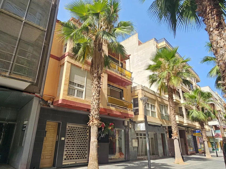 Local comercial 7 habitaciones 466m² en venta - torrevieja